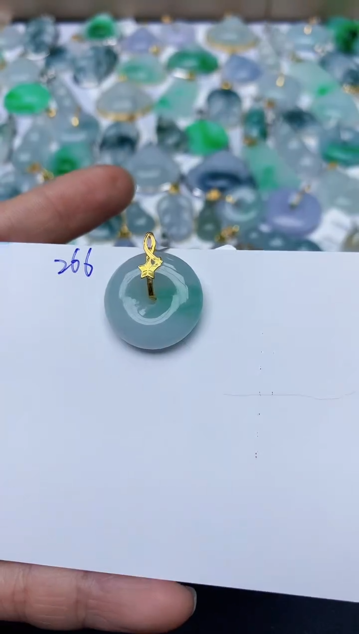 【闪购商品】翡翠颈饰18K金镶嵌天然翡翠A货   