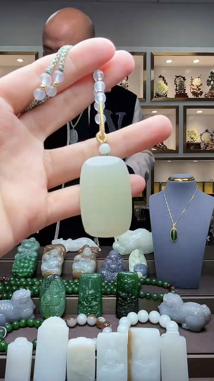 【闪购商品】和田玉颈饰未镶嵌苏