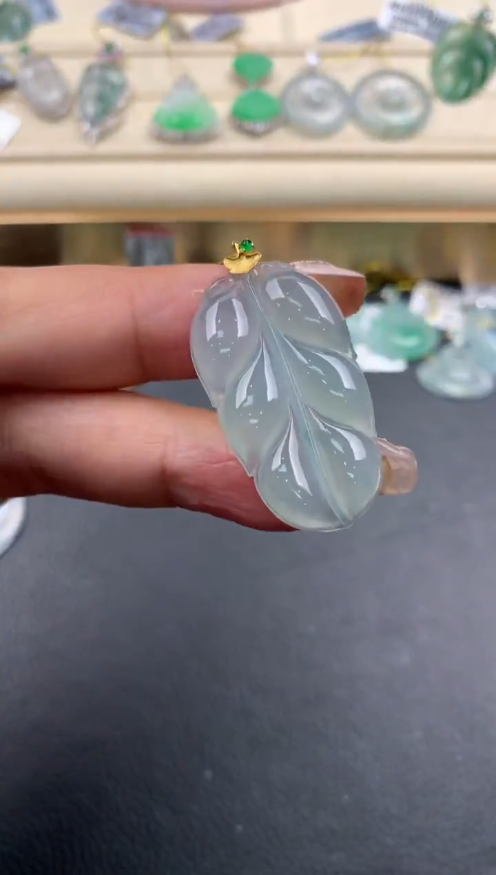 【闪购商品】翡翠颈饰18K金镶嵌D958      