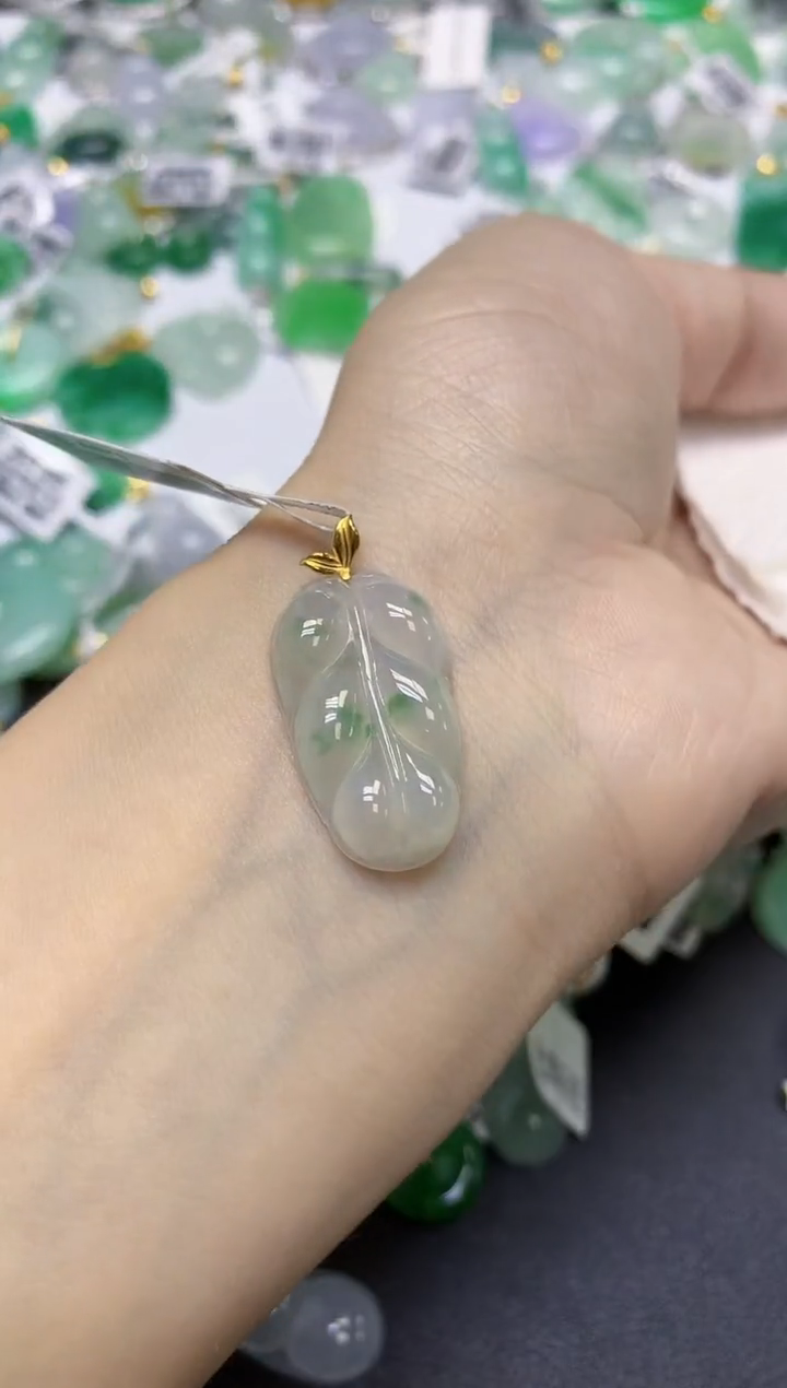 颈饰18K金镶嵌翡翠天然缅甸翡翠A货百元以上9元证书费自理