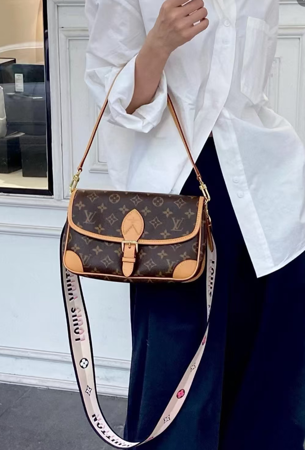 95新 LouisVuitton/路易威登 LV老花法棍斜挎包bwz12247