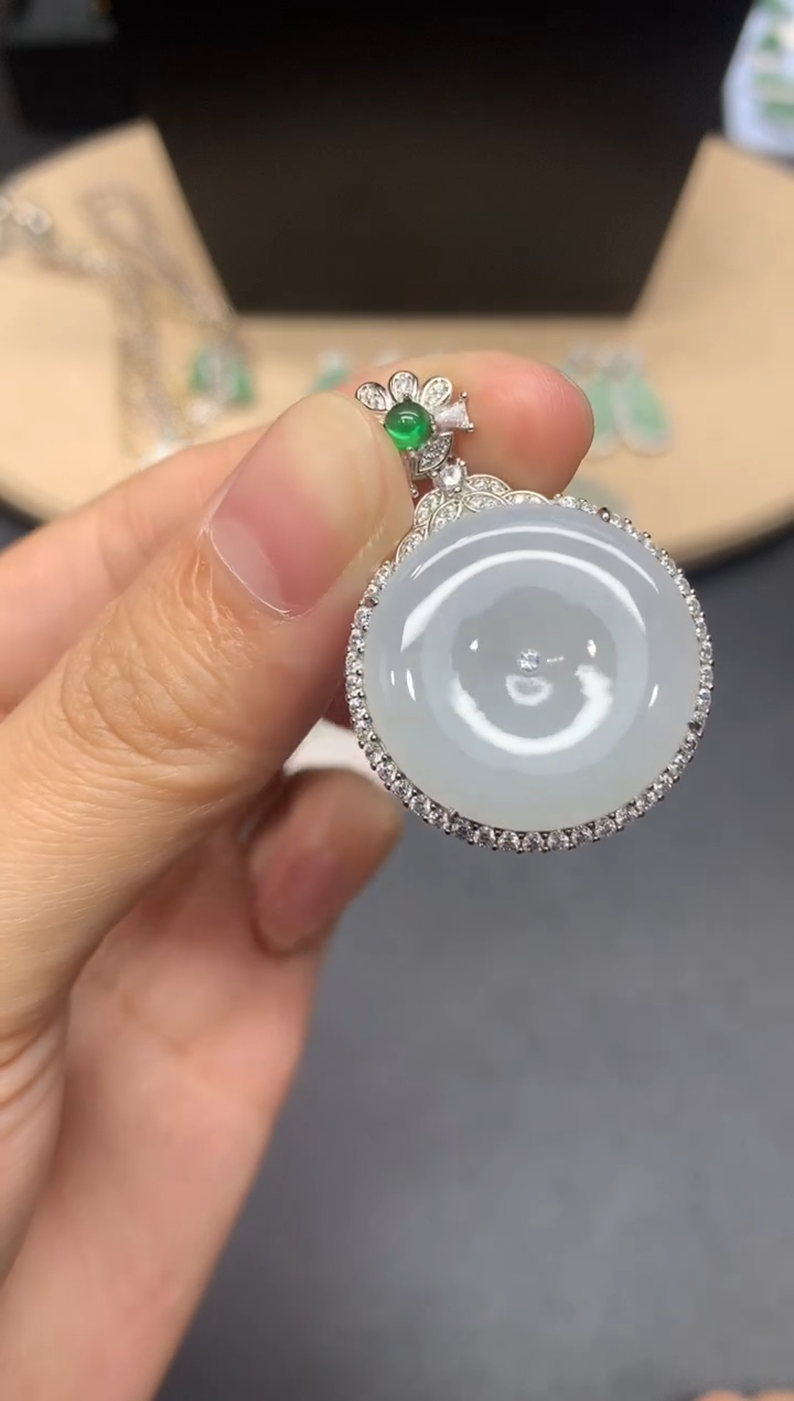 【闪购商品】翡翠吊坠(不含链)银S925镶嵌平安扣【多样性发其一】