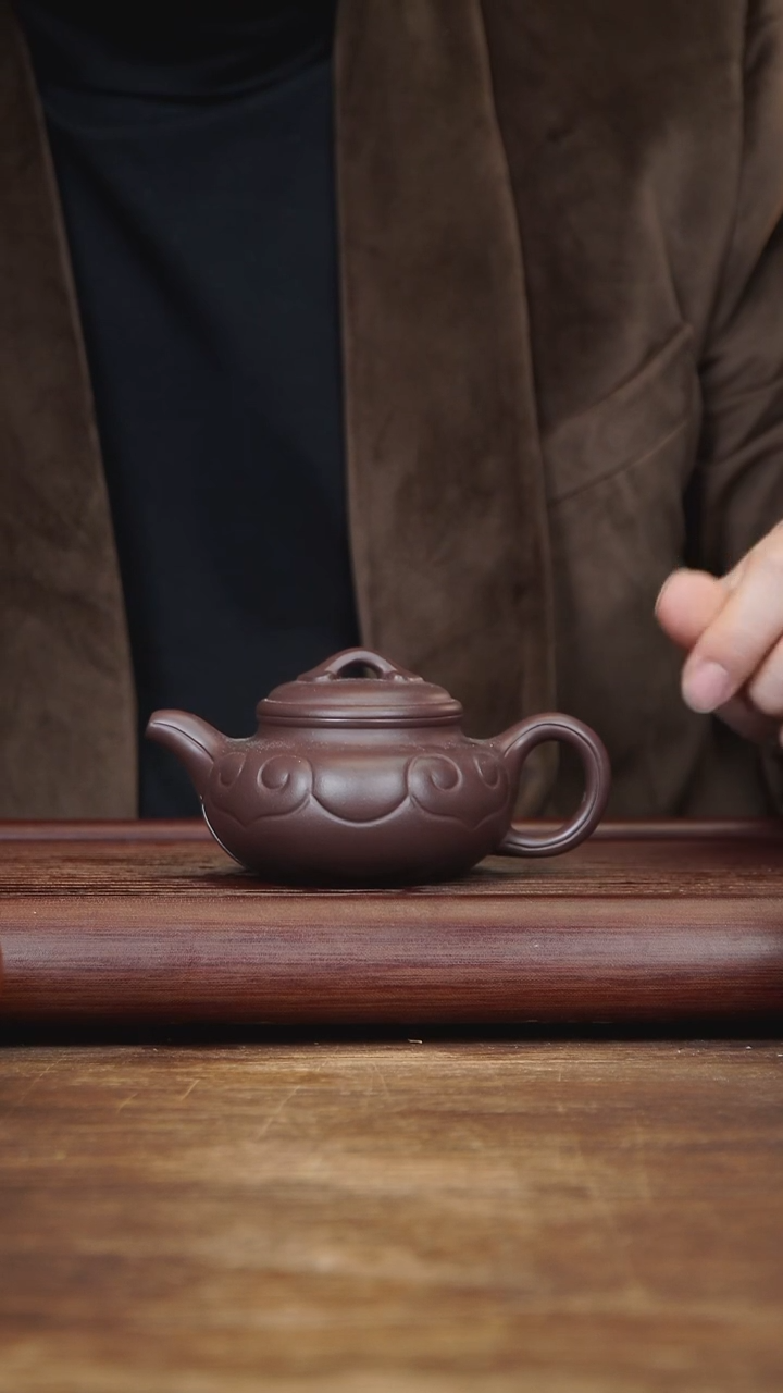 【闪购商品】紫砂茶壶200ml 微瑕仿古如意 家藏紫茄泥