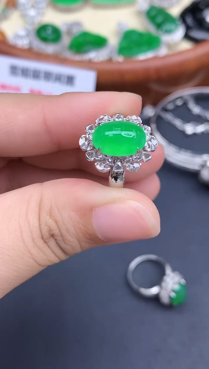 18K金镶嵌戒指翡翠725-中国好珍宝