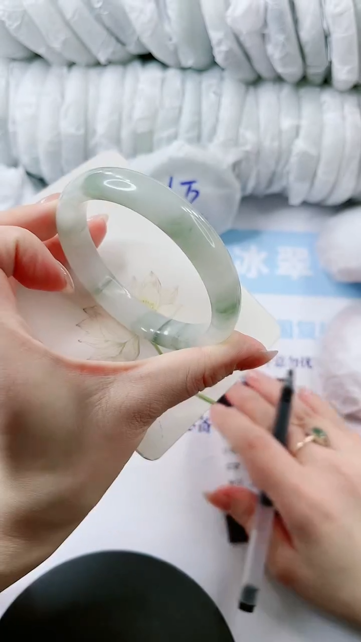 【闪购商品】石英质玉手镯未镶嵌多样性发货V216