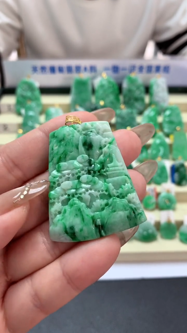 【闪购商品】翡翠吊坠(不含链)18K金镶嵌挂件