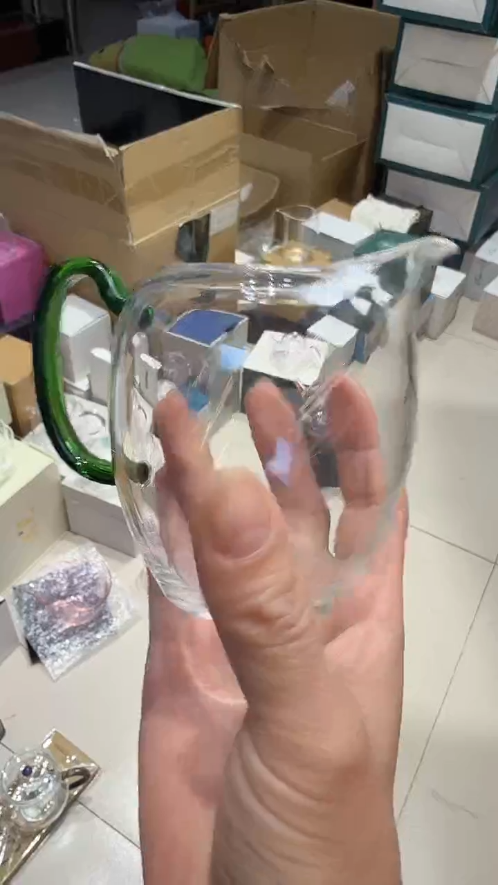 禾器翠绿搞公道杯    