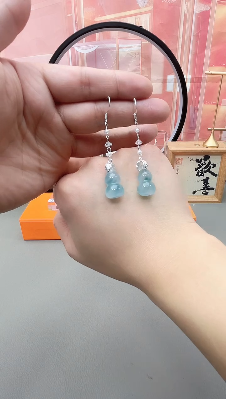 银S925镶嵌石英质玉（天山翠）耳坠c818