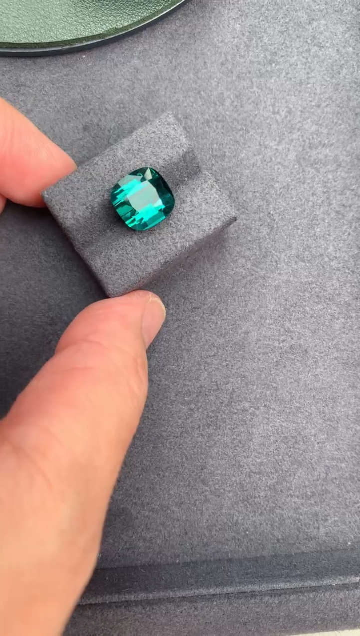 【闪购商品】碧玺裸石未镶嵌6.6ct拉贡