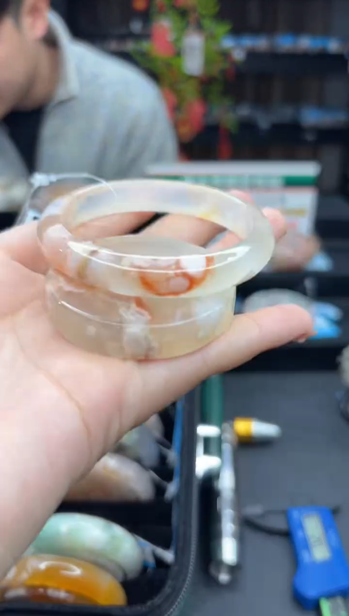 【闪购商品】石英质玉手镯未镶嵌549（54圈赠送镯心）