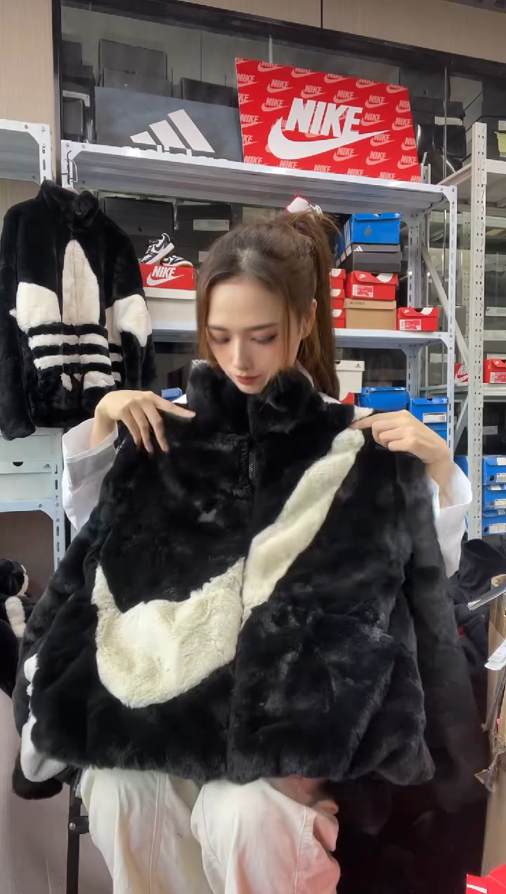 孤品 瑕疵衣，NO退NO换！介意勿拍 