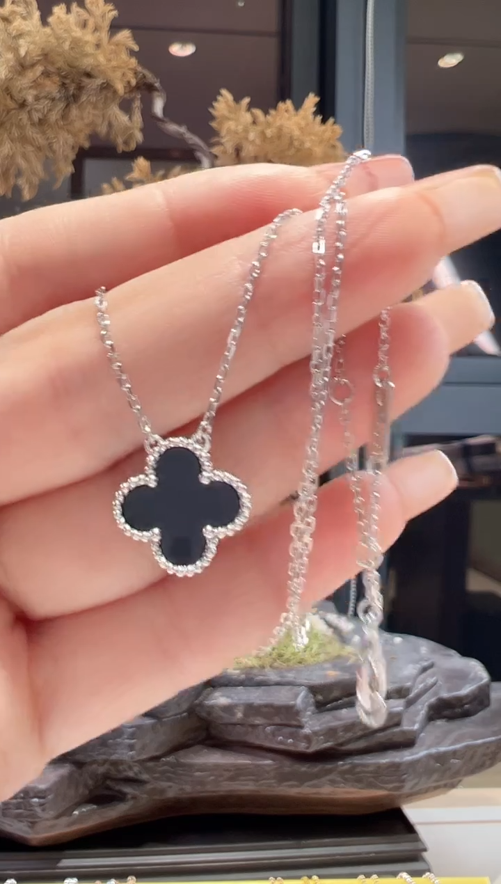 玛瑙/玉髓套链铂Pt950镶嵌15mm黑花项链