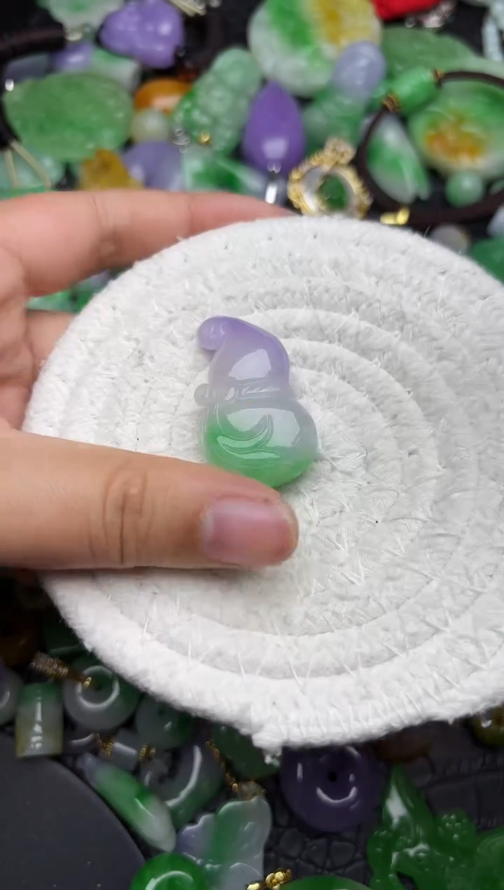 颈饰未镶嵌翡翠缅甸翡翠吊坠