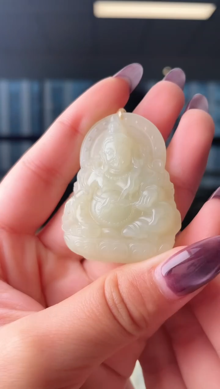 颈饰未镶嵌和田玉财神 p