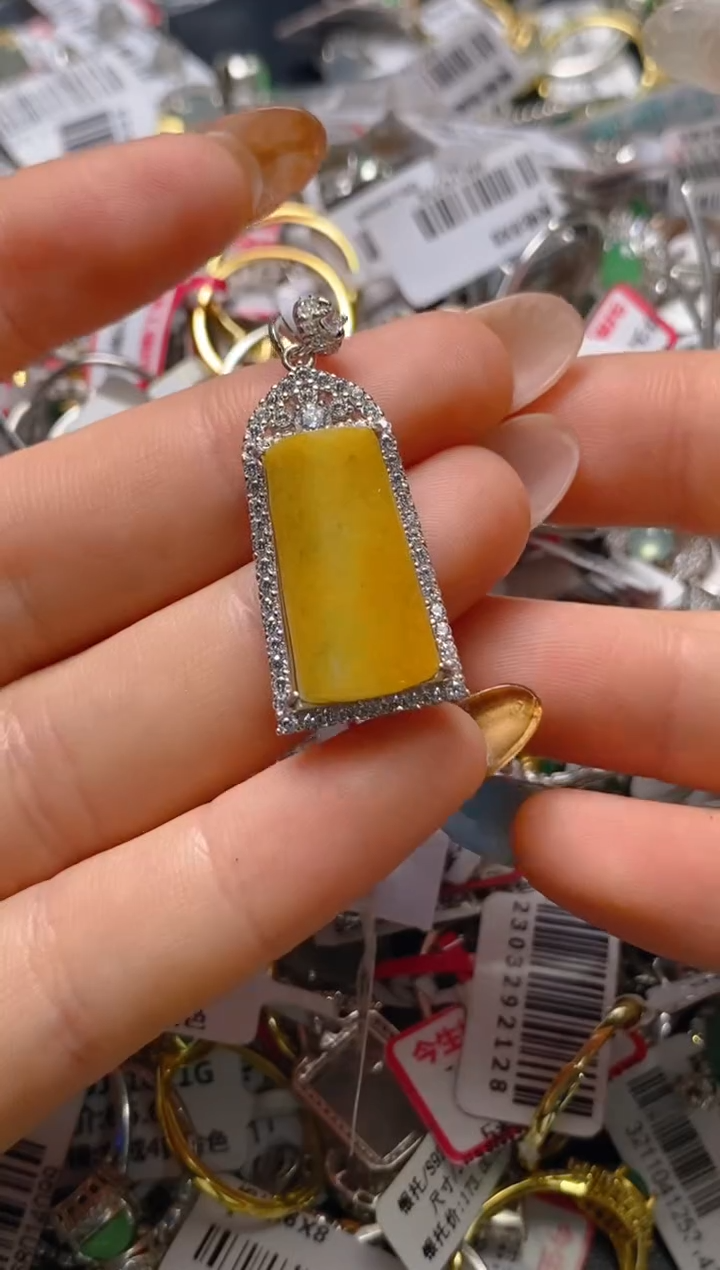 银S925镶嵌戒指翡翠百内无证书