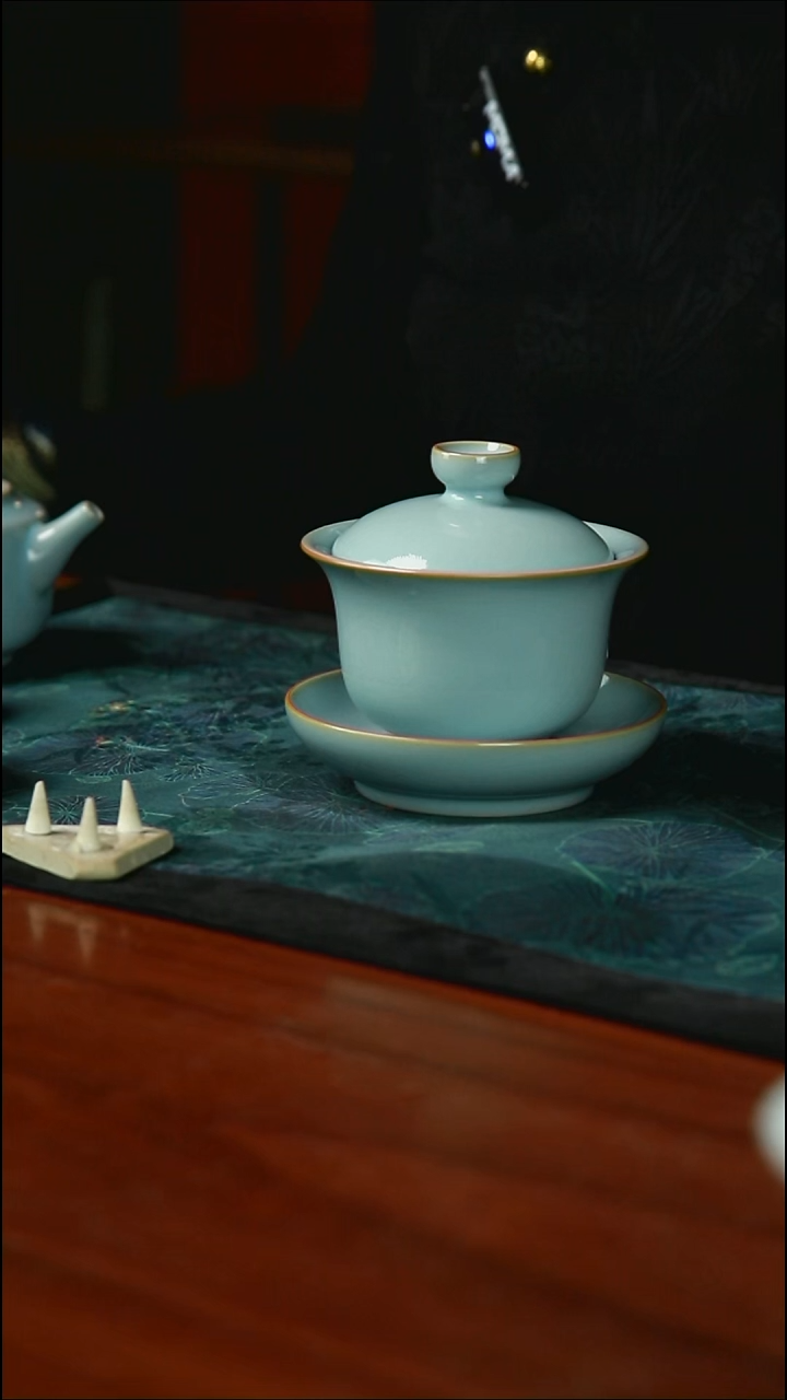 伞*元宝盖碗 11支钉 开片一级品   150毫升