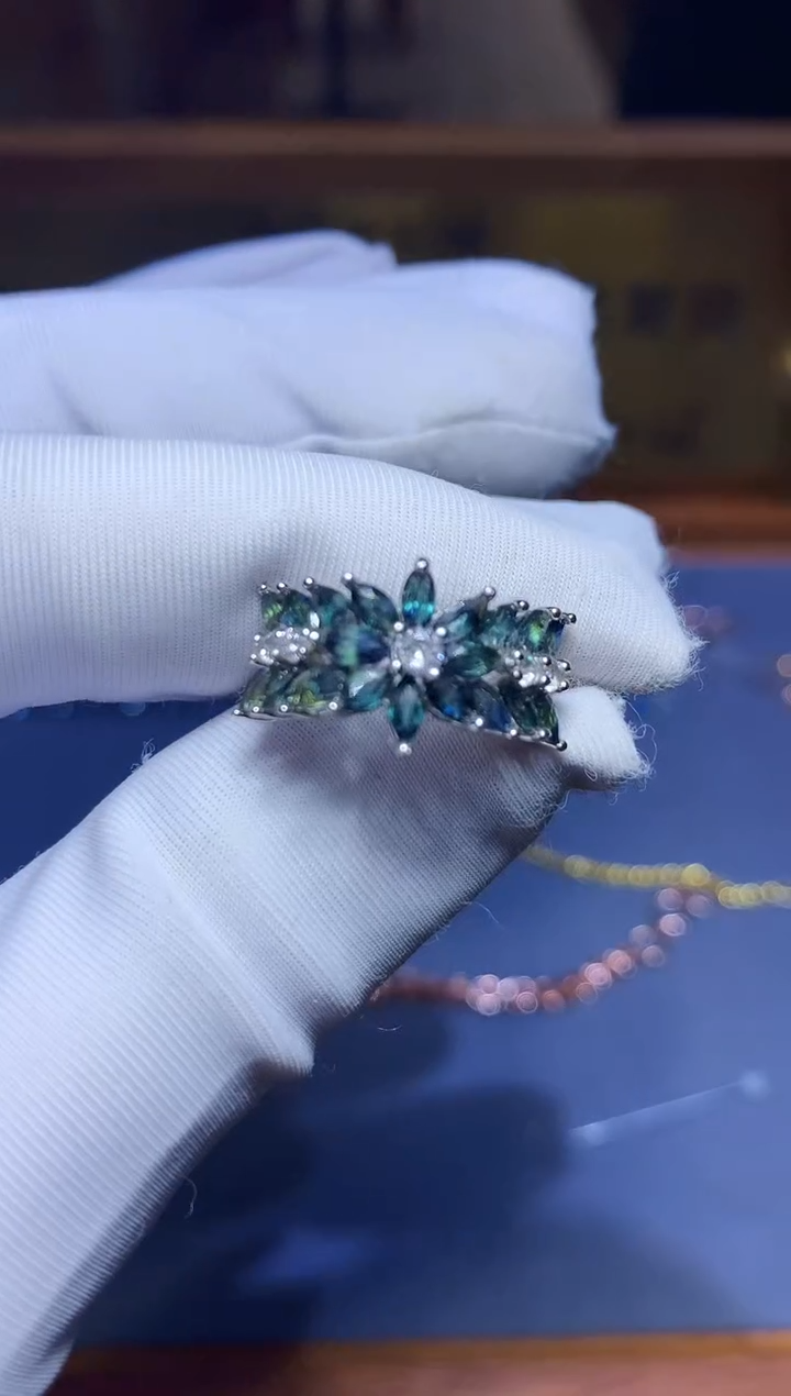 【闪购商品】蓝宝石戒指银S925镶嵌........