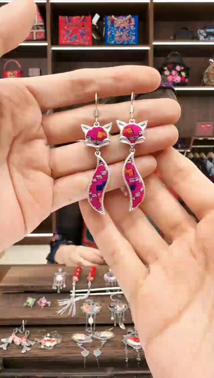 【闪购商品】织绣190蚩梦苗族古绣