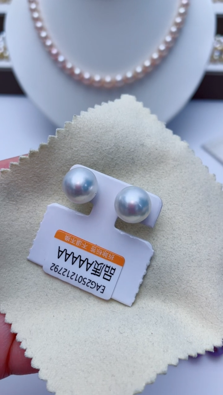 【闪购商品】海水珍珠耳饰18K金镶嵌W31