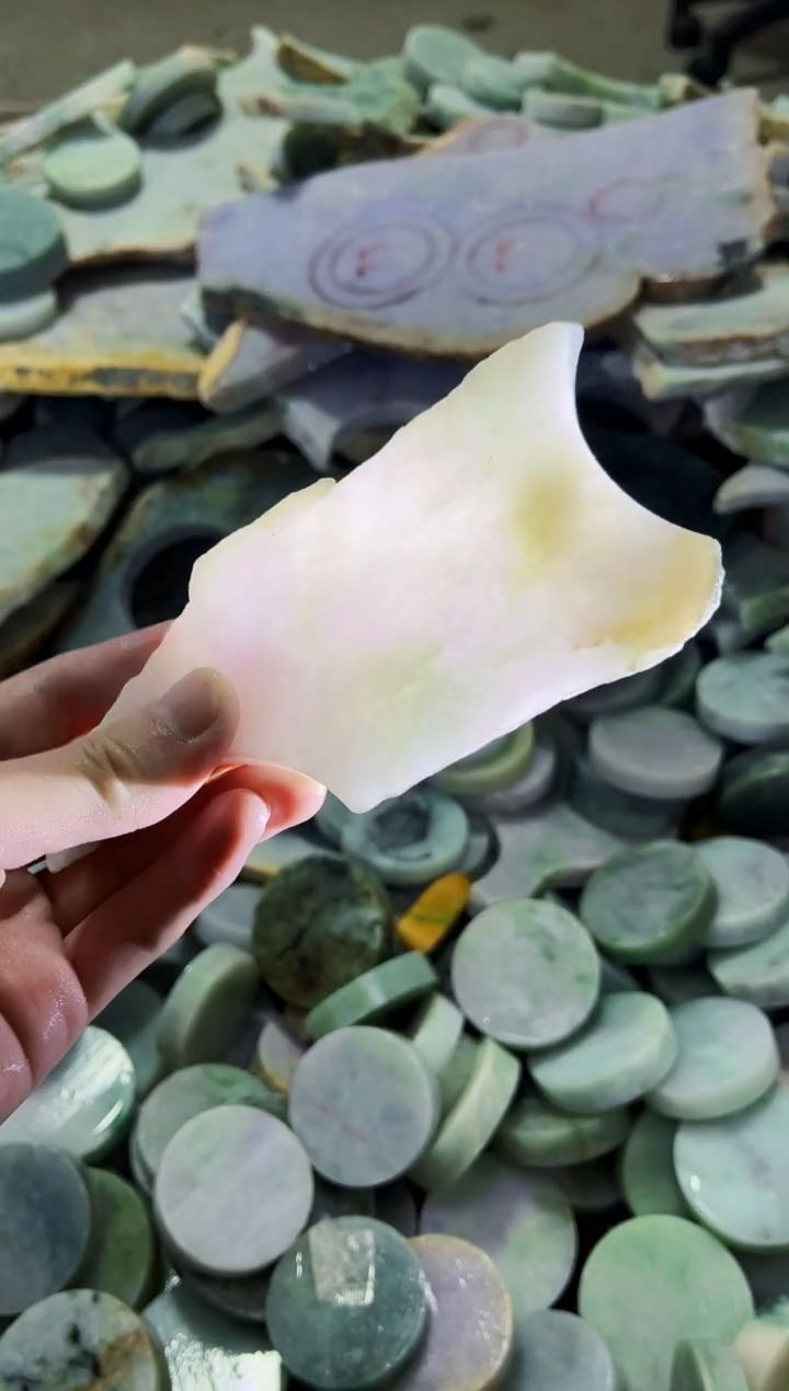 【闪购商品】翡翠颈饰未镶嵌A货吴玉371