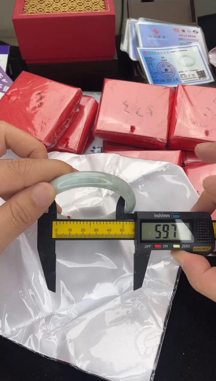 未镶嵌手镯翡翠59