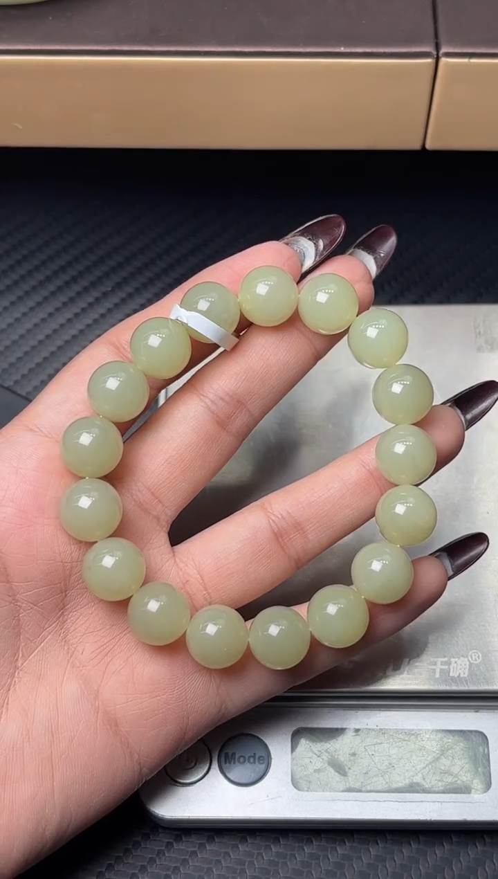 未镶嵌手串和田玉用****2若羌微色差卡12Mj