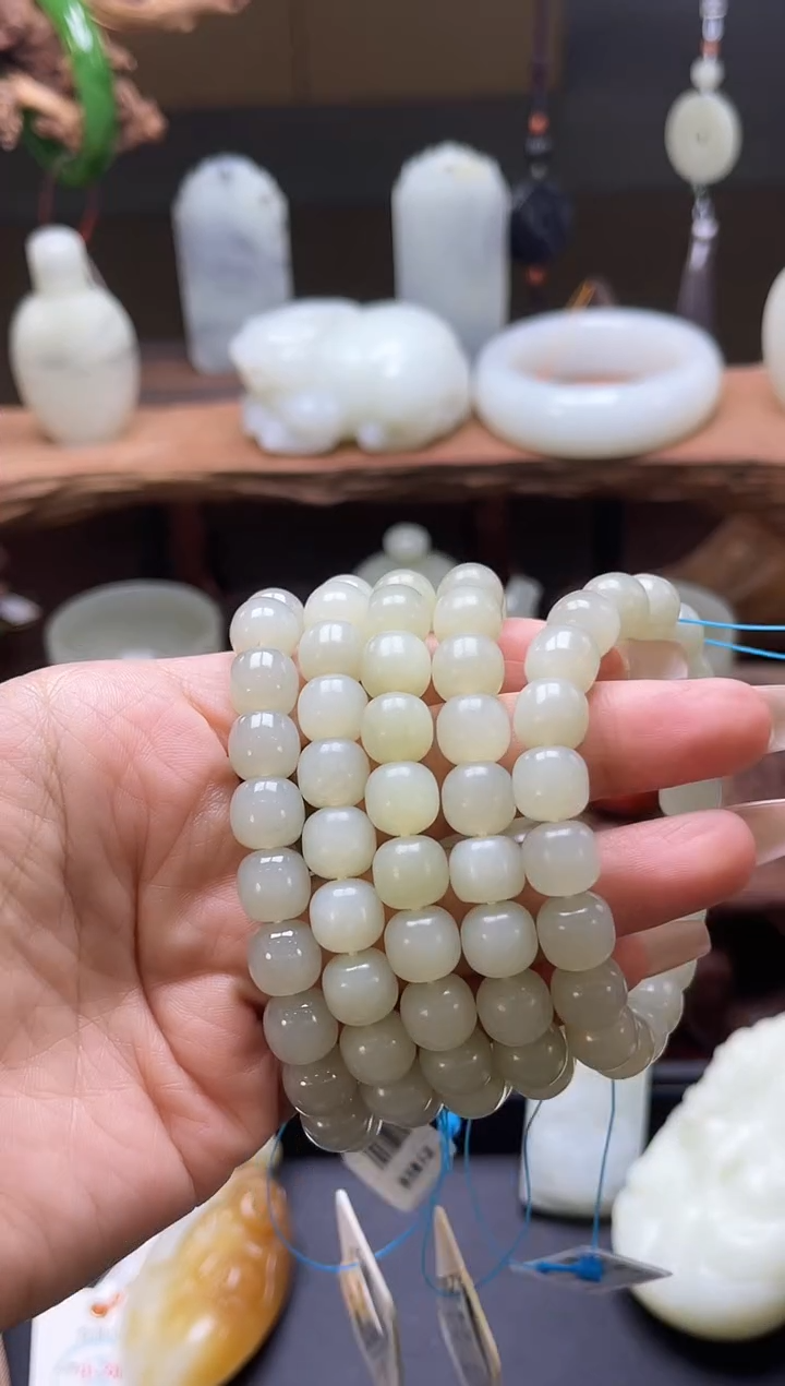 【闪购商品】和田玉手串未镶嵌且末青白卡10老型