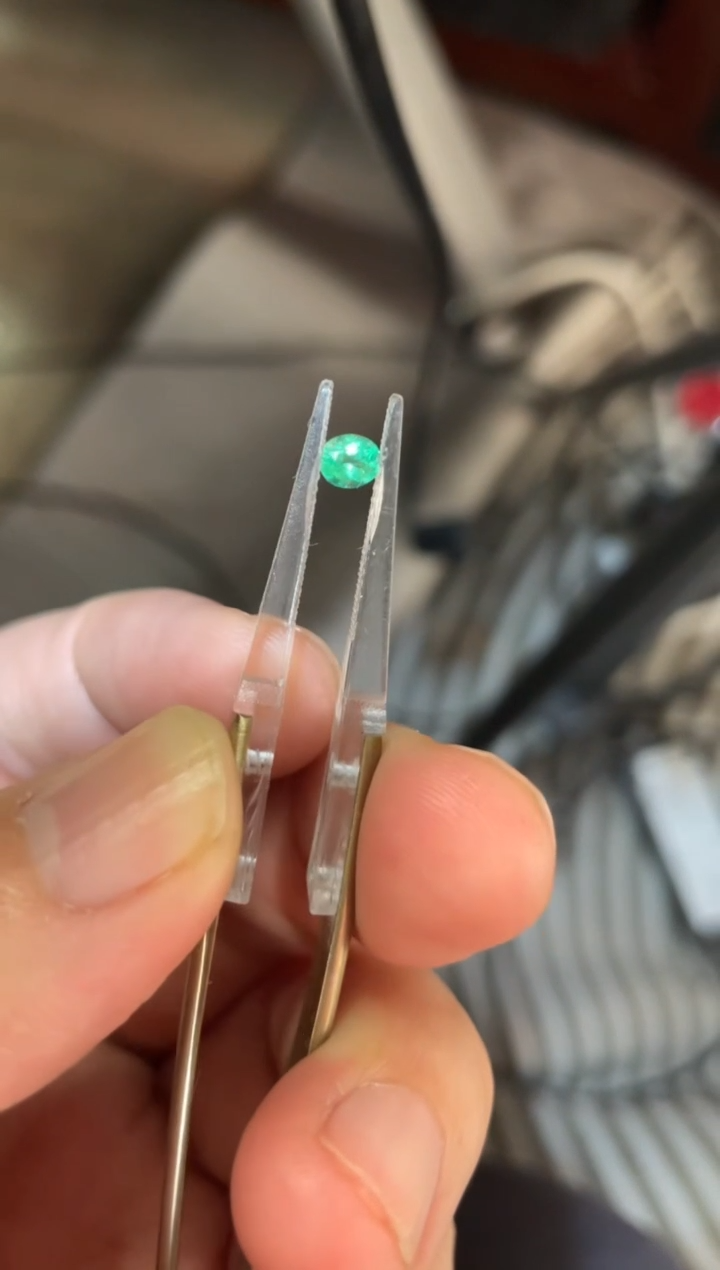 【闪购商品】祖母绿裸石未镶嵌30分祖母绿