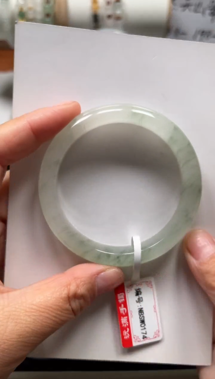 【闪购商品】石英质玉手镯未镶嵌NBSW0174