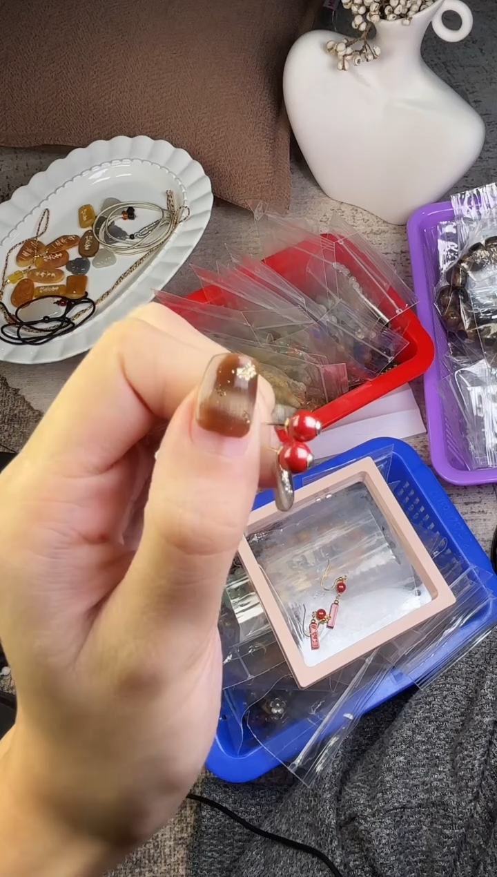 天然辰砂朱砂耳钉一对