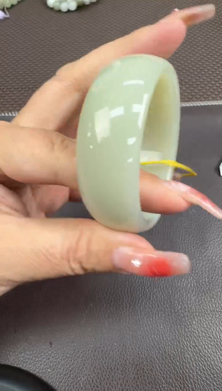 【闪购商品】和田玉手镯未镶嵌54
