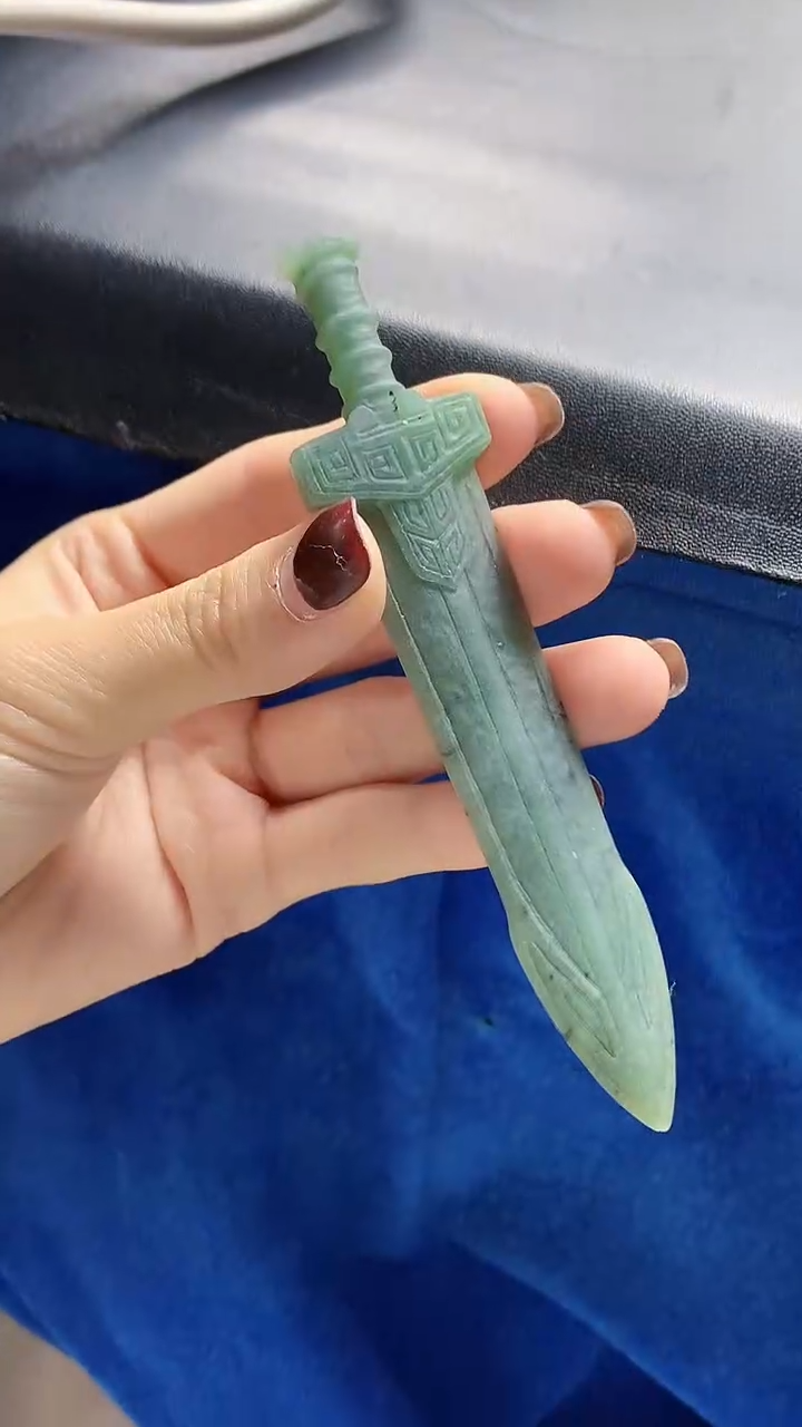 颈饰未镶嵌翡翠天然缅甸a货翡翠