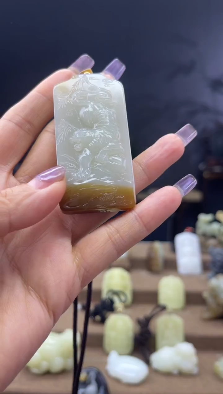 颈饰未镶嵌和田玉1