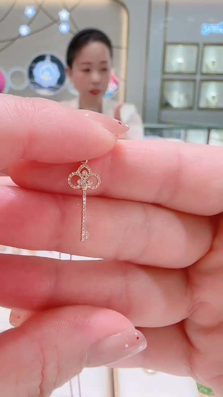 【闪购商品】钻石吊坠(不含链)18K金镶嵌吊坠