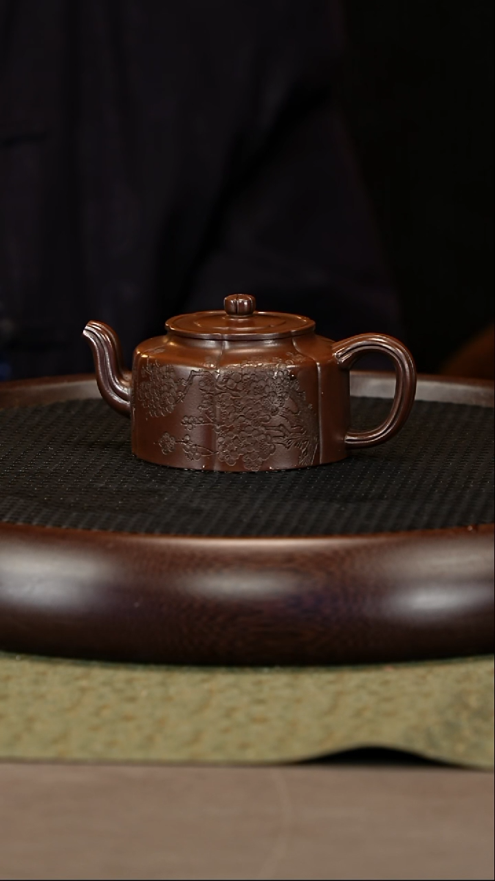 茶壶紫砂43 邵忠源 紫檀紫泥 梅花周盘260c