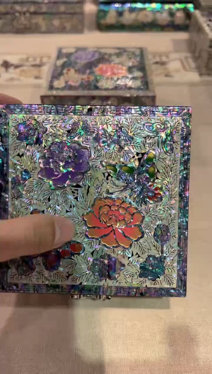 【闪购商品】蓝边黑底弘贝雅螺钿漆器文化馆