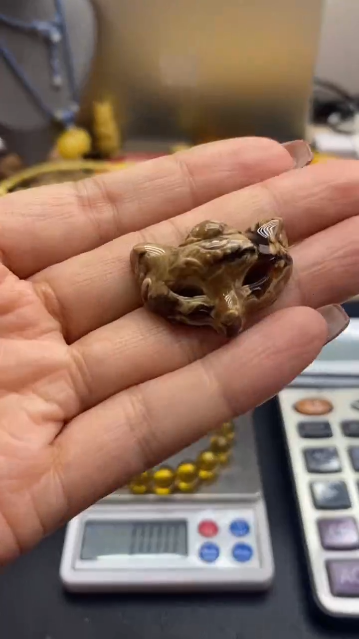 琥珀未镶嵌珠宝奇石372