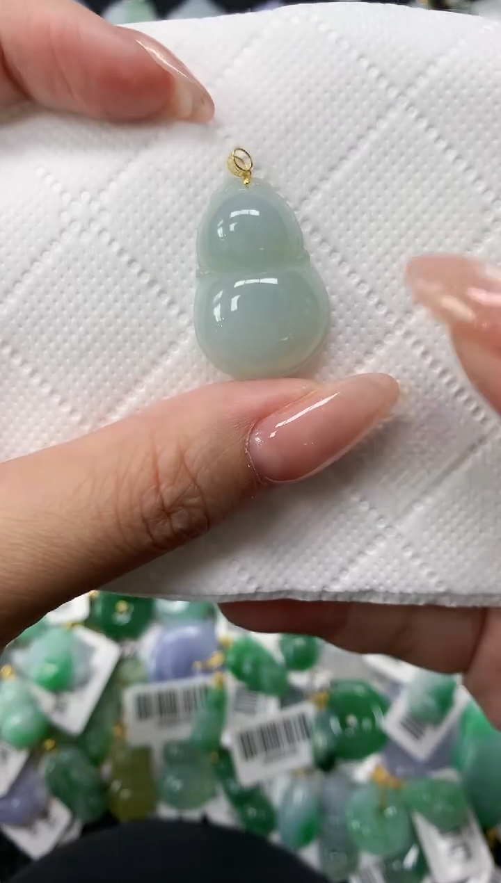 颈饰18K金镶嵌翡翠1111111111