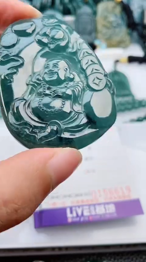 翡翠未镶嵌颈饰                  