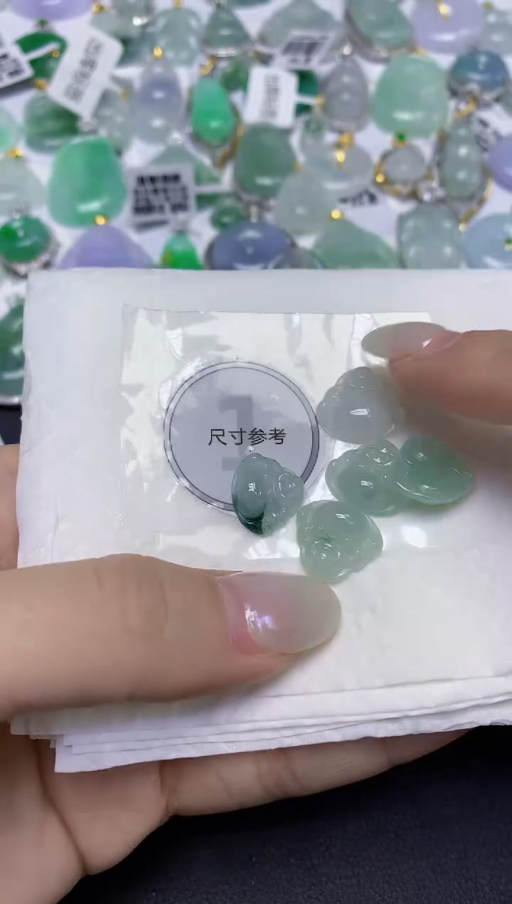 颈饰未镶嵌翡翠天然缅甸翡翠A货多样性发一件