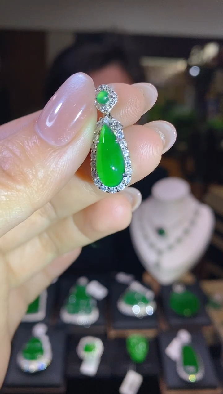 【闪购商品】翡翠吊坠(不含链)未镶嵌翡翠吊坠