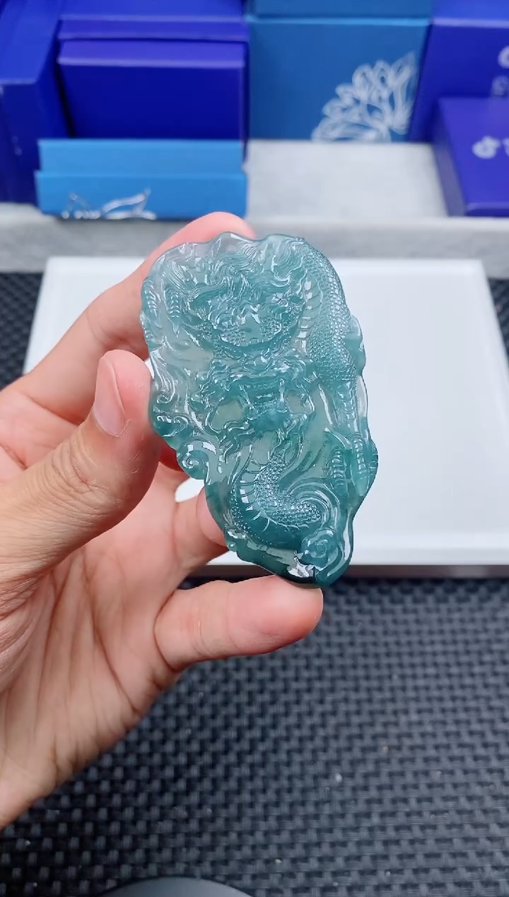 翡翠未镶嵌颈饰111111111