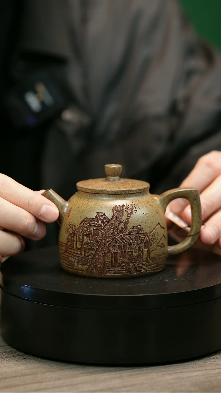 茶壶紫砂品*H2121陈春芬黄段寿桃汉瓦