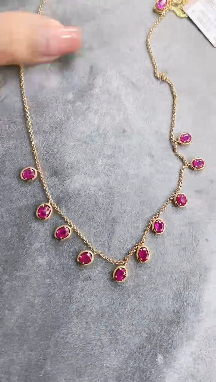 项链18K金镶嵌红宝石一条