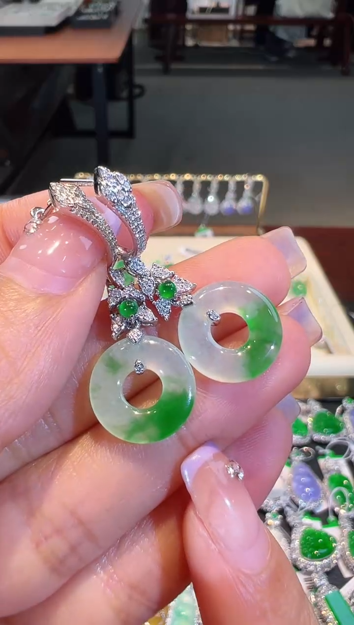 【闪购商品】翡翠耳饰18K金镶嵌翡翠