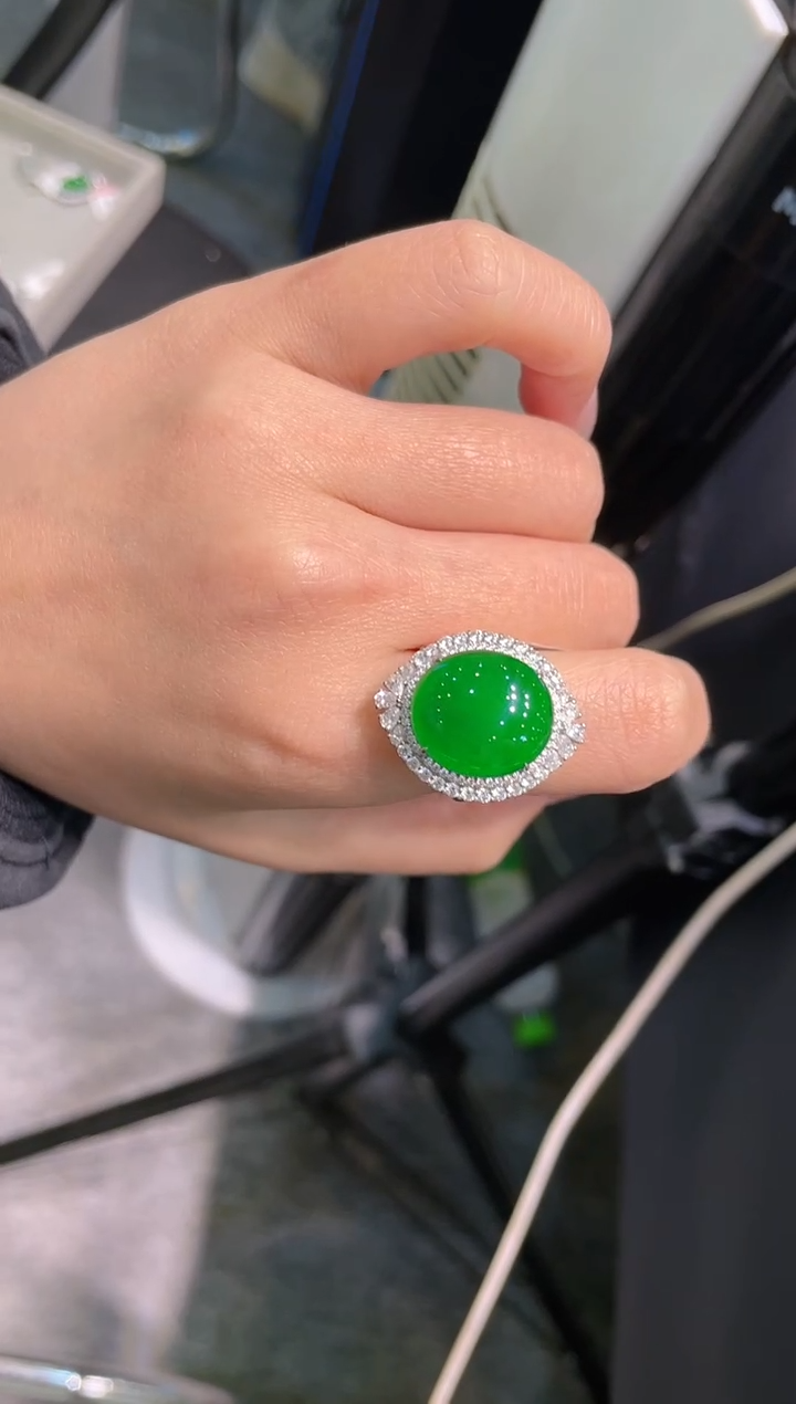 【闪购商品】翡翠吊坠(赠链)18K金镶嵌A60