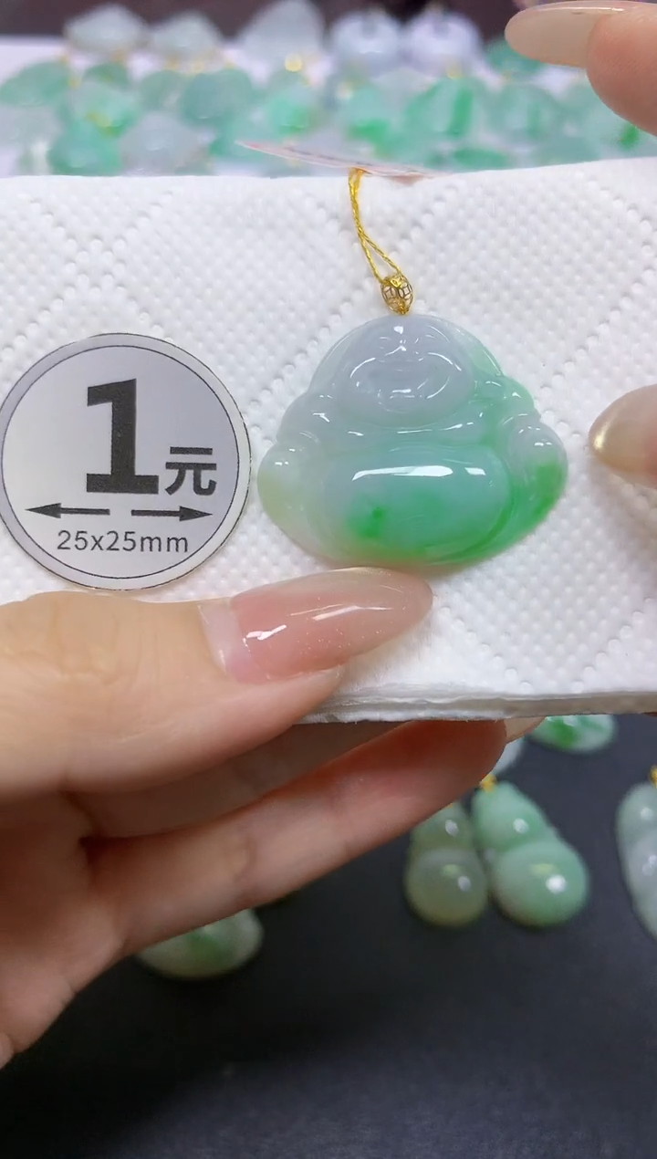 颈饰18K金镶嵌翡翠天然翡翠A货