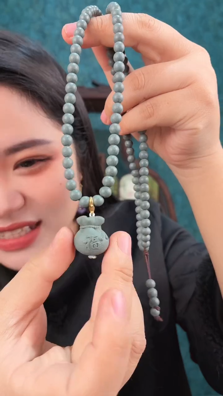 珠串青柠半夏香方06*108颗+小福袋项链