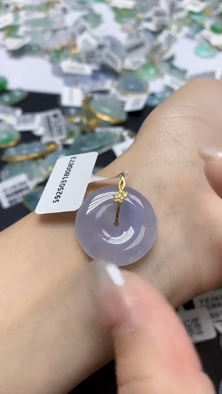 翡翠18K金镶嵌颈饰天然缅甸翡翠A货