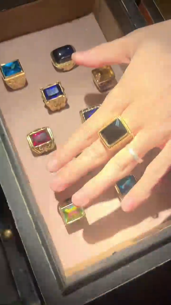 【闪购商品】【闪购商品】戒指随机一个